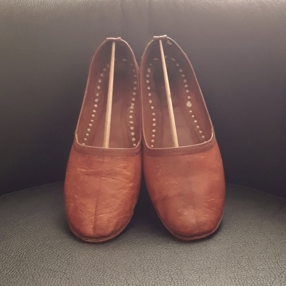 Handmade Camel Leather Flats from India. Tan. Size 8 - Picture 15 of 16